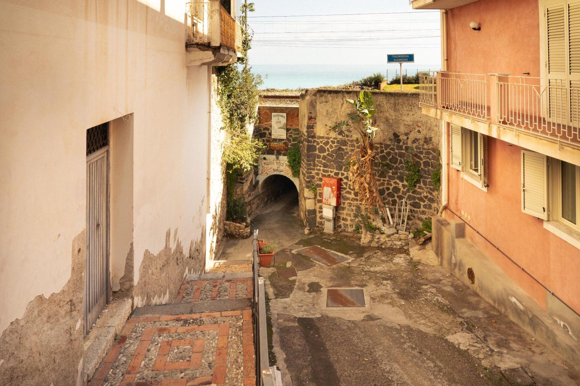Johnny'S Suites Taormina Beach Bay Luaran gambar