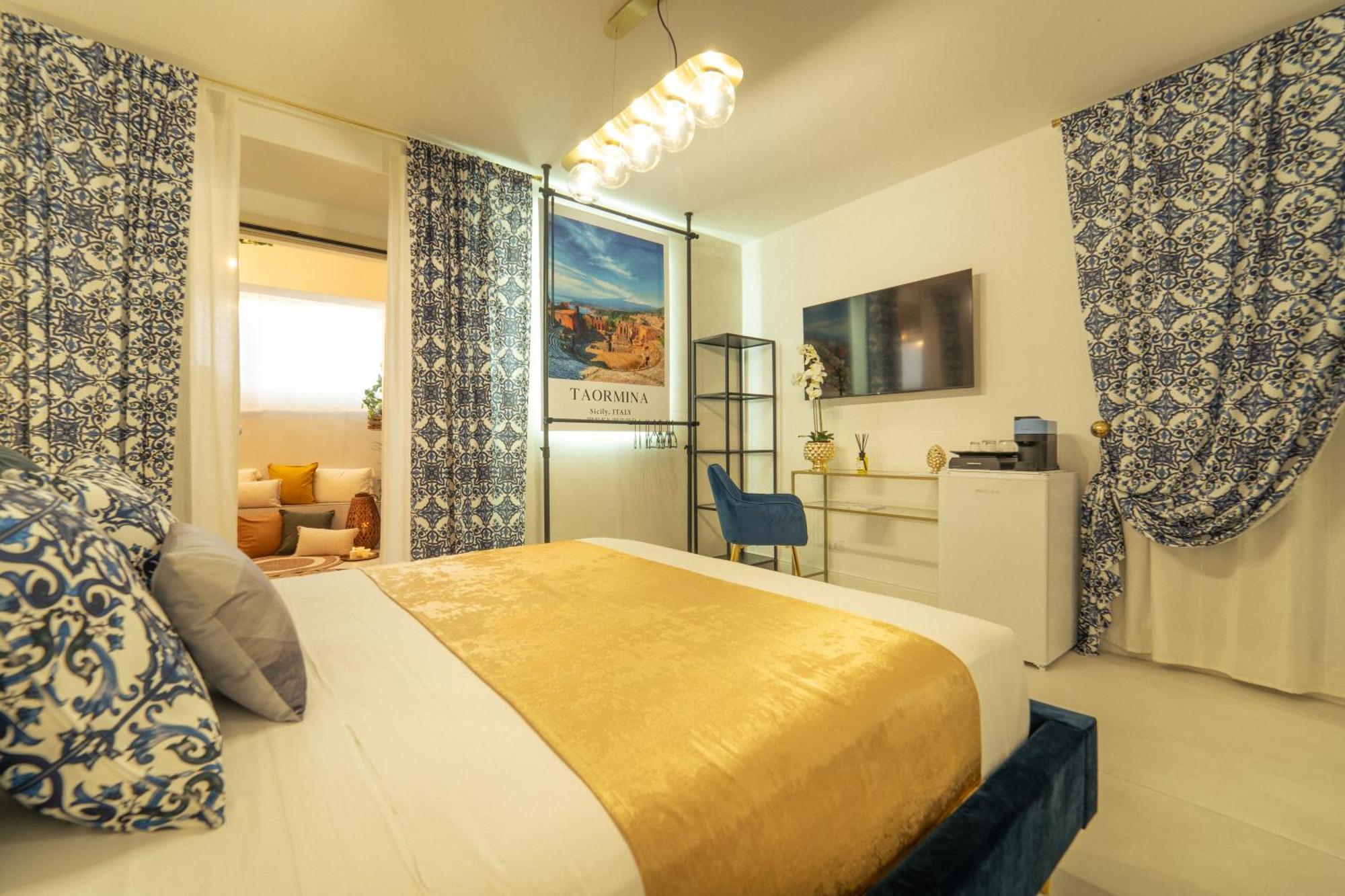Johnny'S Suites Taormina Beach Bay Luaran gambar