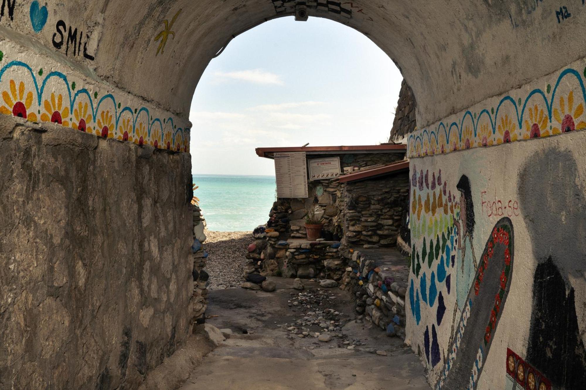 Johnny'S Suites Taormina Beach Bay Luaran gambar